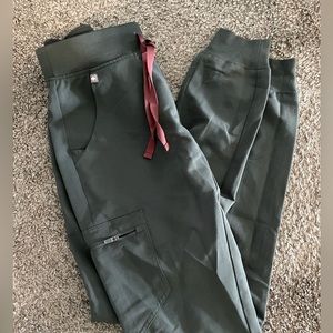 FIGS sage green scrub set sz XS Tall (pants) and XS top